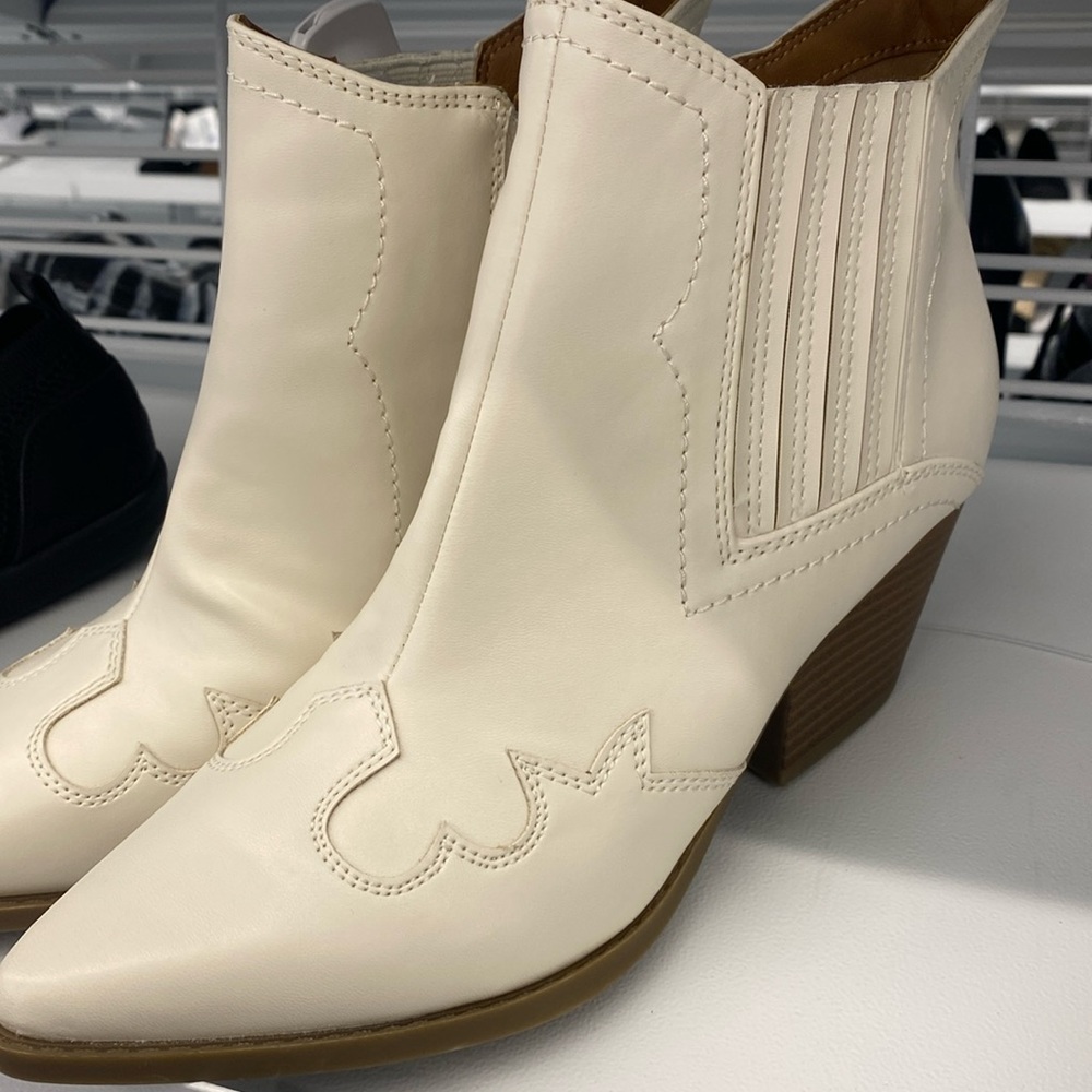 Indigo brand size 7.5 New